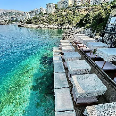 Paradise Apartment *