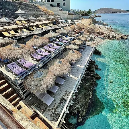 Paradise Apartment *